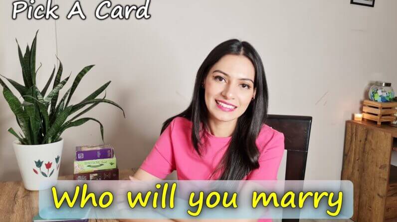 PICK A CARD💍 PERSONALITY + LOOKS🤵👰 ABOUT YOUR FUTURE SPOUSE 💕 WHO WILL YOU MARRY Tarot reading