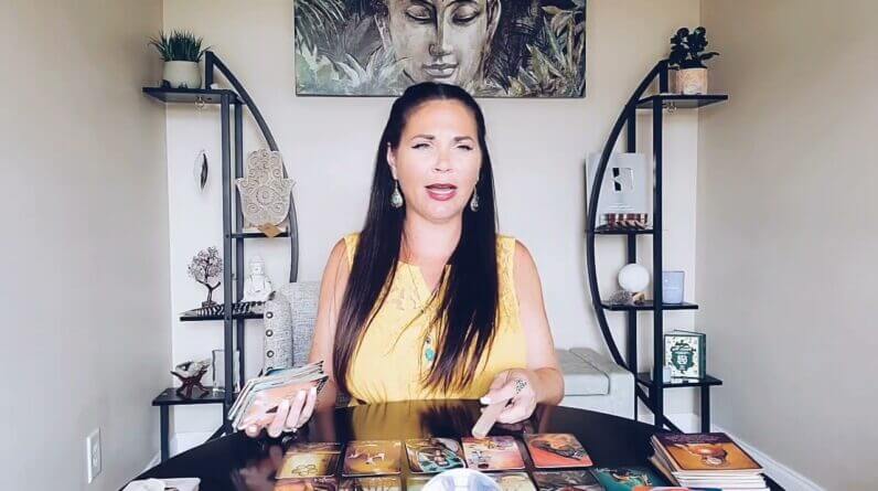 LIBRA, A TELEPATHIC CONNECTION 🦋 JULY 2022 TAROT READING.
