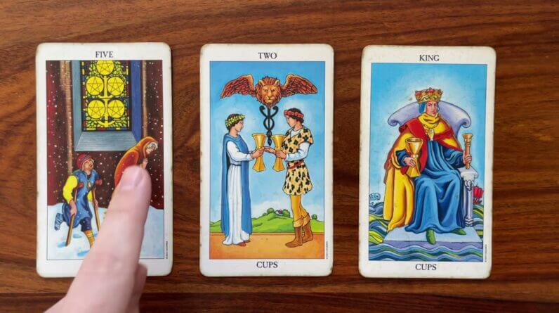 Forget silver linings. Look for gold! 14 July 2022 Your Daily Tarot Reading with Gregory Scott