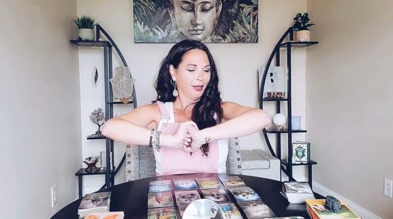 ARIES, "I JUST NEED TO LOVE MYSELF BEFORE I LOVE ANYONE ELSE" 🎶🦋  JULY 2022 TAROT READING.