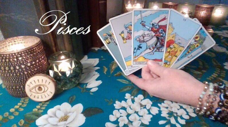 Pisces August 2022 ❤️ THE MOMENT THE SILENCE IS BROKEN Pieces!! Future Love Tarot Reading