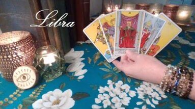 Libra August 2022 ❤️ DEJA VU! THIS LOVER WILL SHAKE YOUR SOUL Libra! Future Love Tarot Reading