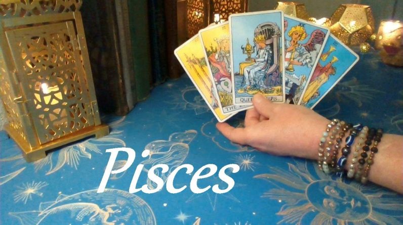 Pisces ❤ THEY LOVE IT! You Are The Prize They Want To Win Pisces!! FUTURE LOVE August 2023 #Tarot