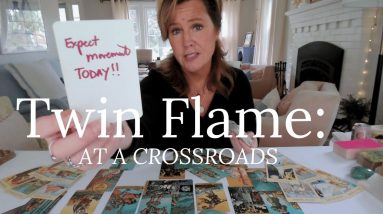 Twin Flame Collective : A CROSSROADS Is At HAND
