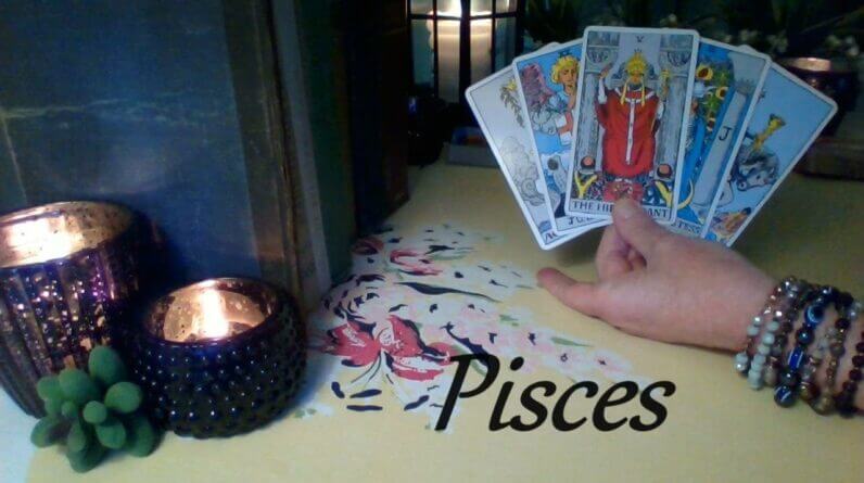 Pisces August 2024 ❤️ A Window Of Opportunity SOULMATE READING #Tarot 1 Pisces August 2024 ❤️ A Window Of Opportunity SOULMATE READING #Tarot