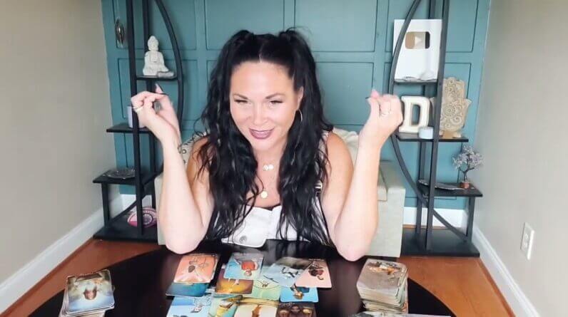 GEMINI | "OH, I'M SORRY, WHO IS THIS?!?"...😆💅❤️ | GEMINI TAROT READING.