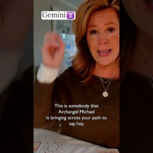 GEMINI : A HEADS UP From Your Guides Appears | Mid April 2025 Zodiac Tarot Reading #shorts #tarot