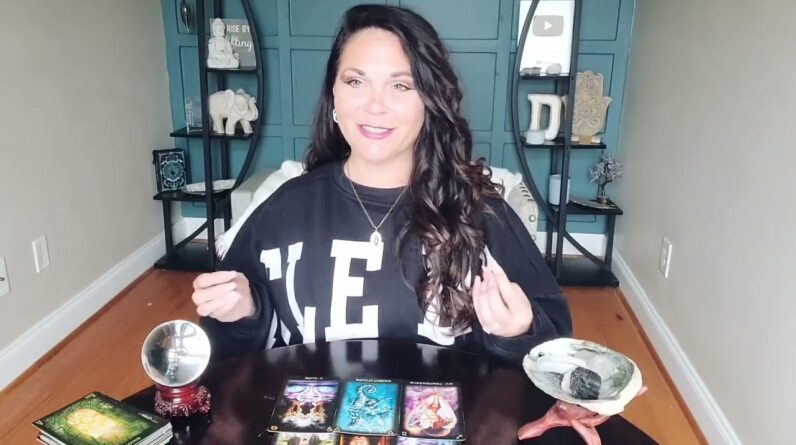 CAPRICORN | Who Is This Person? 🔮💓😲 | Capricorn Tarot Reading.