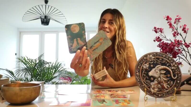 Capricorn ♑️ Completely Overwhelmed!! - Who is coming towards you ? August Tarot Reading 1 Capricorn ♑️ Completely Overwhelmed!! - Who is coming towards you ? August Tarot Reading