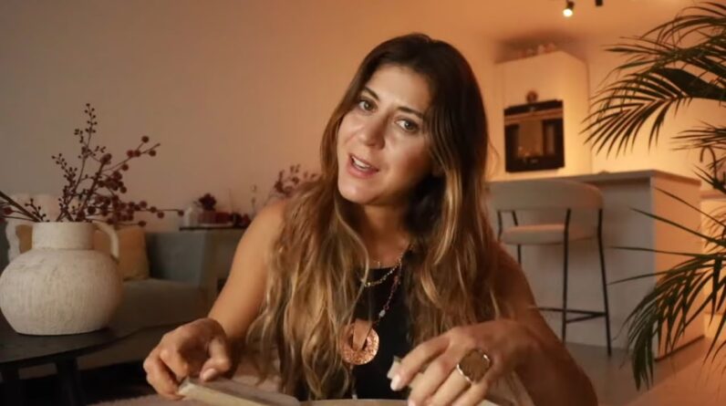 ALL SIGNS ♥️🥰 Who or What is coming towards you? November Tarot Predictions 1 ALL SIGNS ♥️🥰 Who or What is coming towards you? November Tarot Predictions