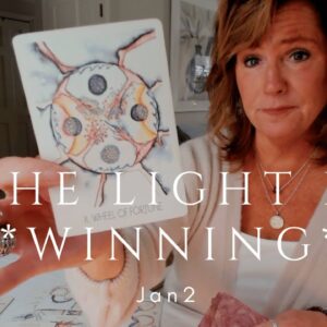 Your Daily Tarot Reading : The Light Is WINNING | Spiritual Path Guidance