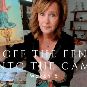Your Daily Tarot Reading : Time To Get Off The Fence | Spiritual Path Guidance
