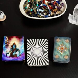 Lisa Simmi  is live for weekly horoscopes