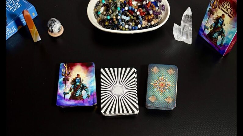 Lisa Simmi  is live for weekly horoscopes